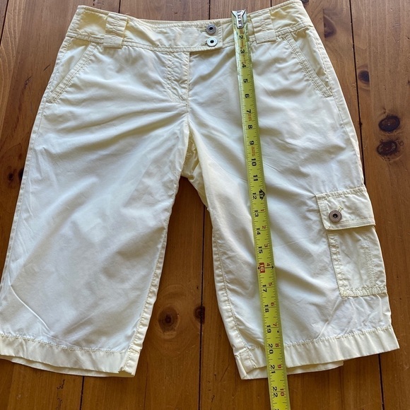 Ann Taylor Bermuda Shorts Pale Yellow  5 Pockets Size 2 - Picture 7 of 8